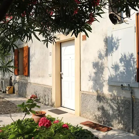 Apartment Casa Jasmin, 2 Floors, Private Garden