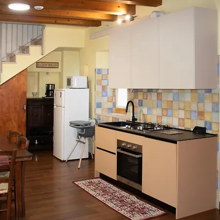 Casa Jasmin, 2 Floors, Private Garden Appartamento